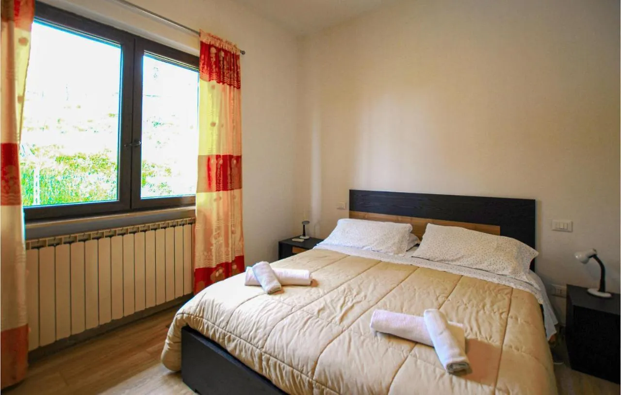 2 Bedroom Nice Home In Πέσια